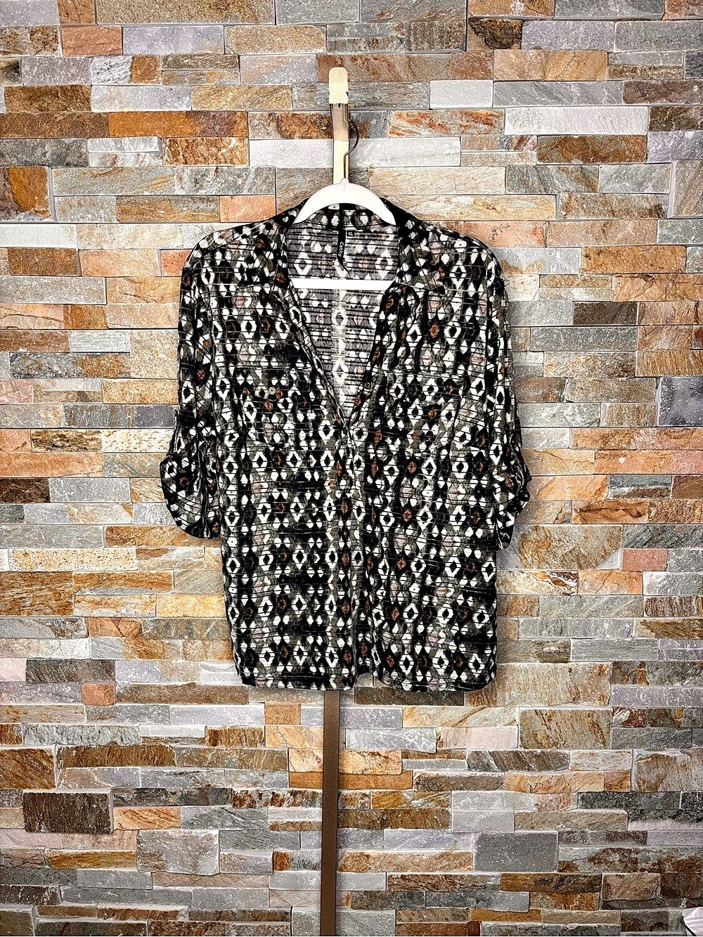 Cathy Geometric Button Down Shirt in Black & White Size XL Like⁣‍‌